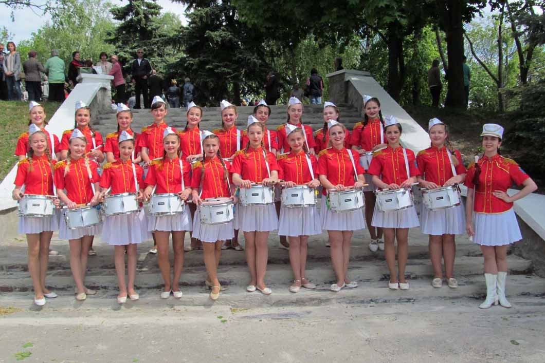 Колектив барабанщиць, керівник Марина Чернова